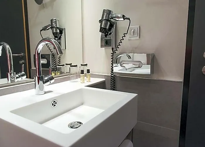 Hamburger Hof Hotel 3*